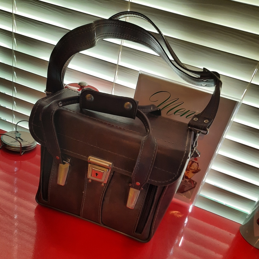 Vtg. Brown Leather Hard Side Zipper Drop Front Camera Bag Case 11"X 10"X 7" MINT